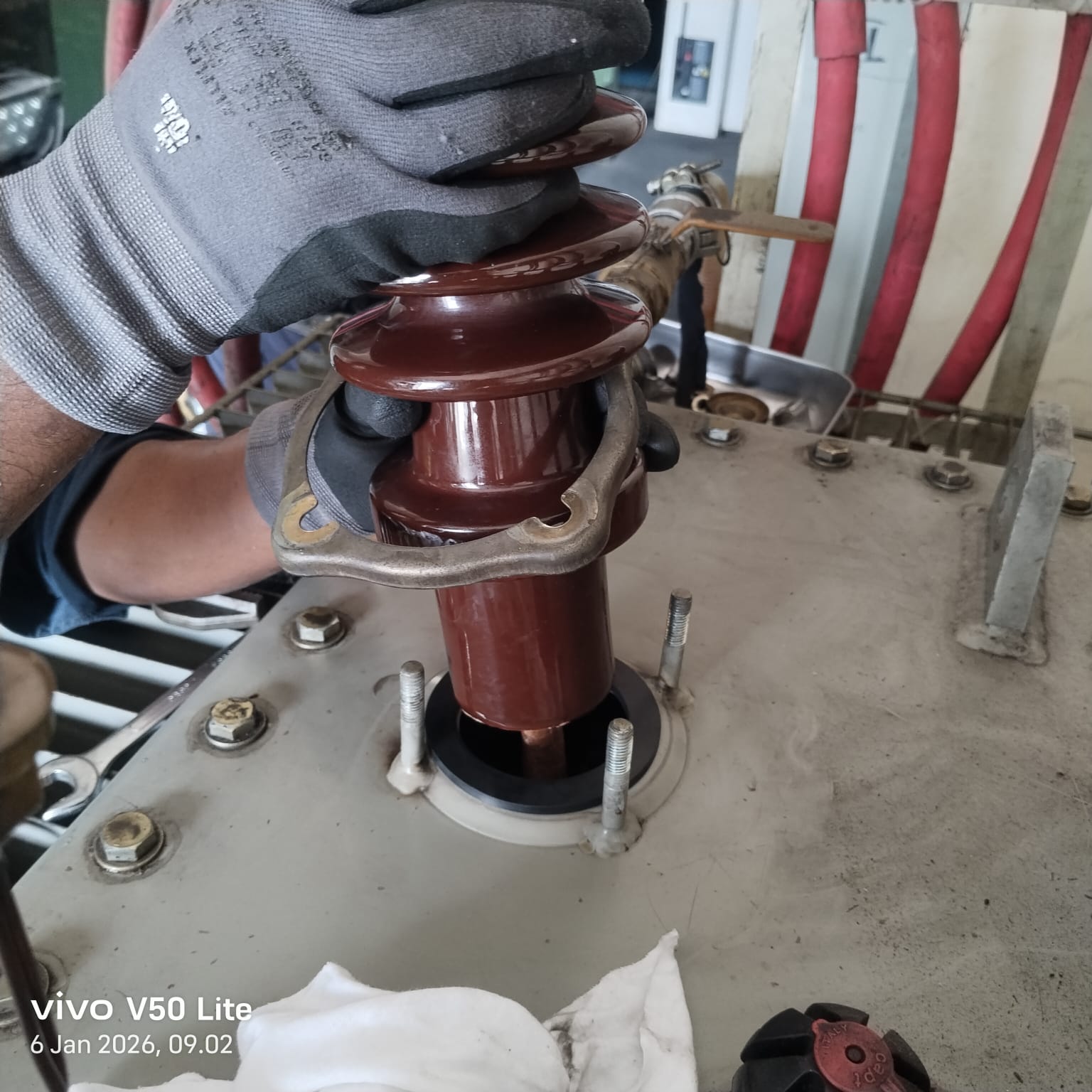 Penggantian Seal Bushing Trafo